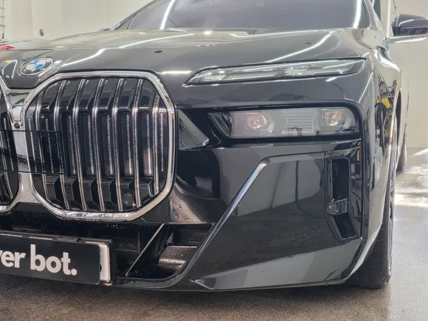 BMW 7 Series G70 PPF施工事例|費用目安と仕上がり 施工写真 1-1