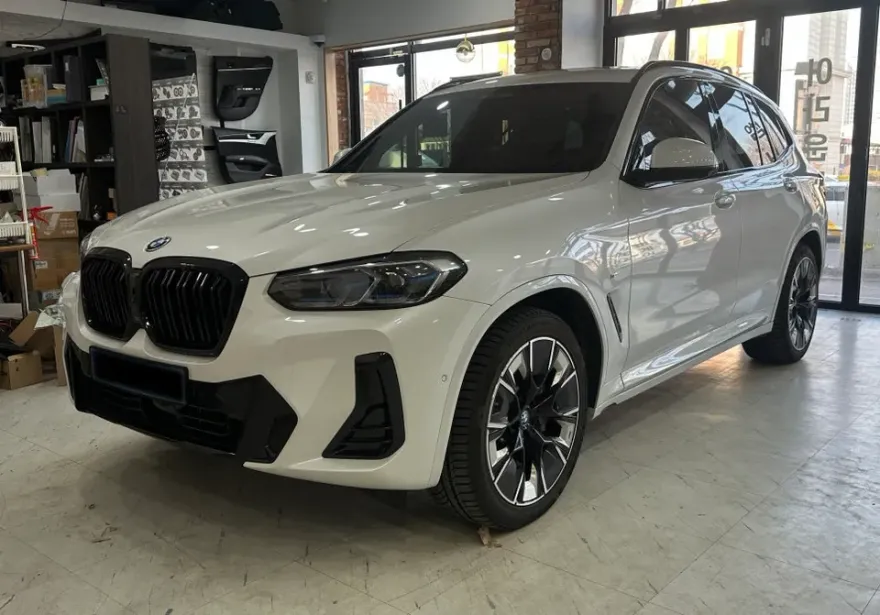 BMW iX3 body kit installation result