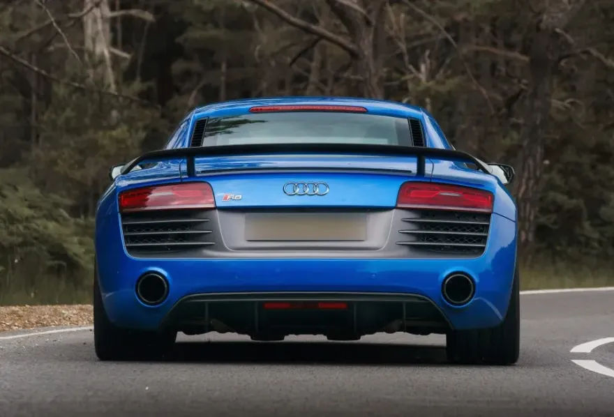 Audi R8 body kit - Audi R8 Body Kit Installation Review photo 4
