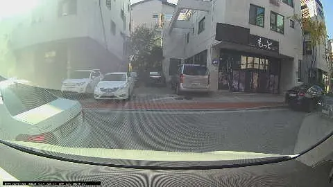 BMW X5 G05のドラレコ取付事例|費用目安・仕上がり 施工写真 3-2