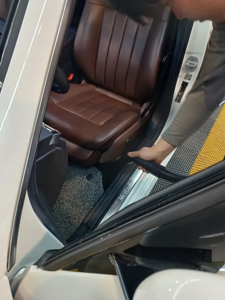 Mercedes-Benz Eクラスのカーフィルム施工事例|費用目安・仕上がり 施工写真 2-2