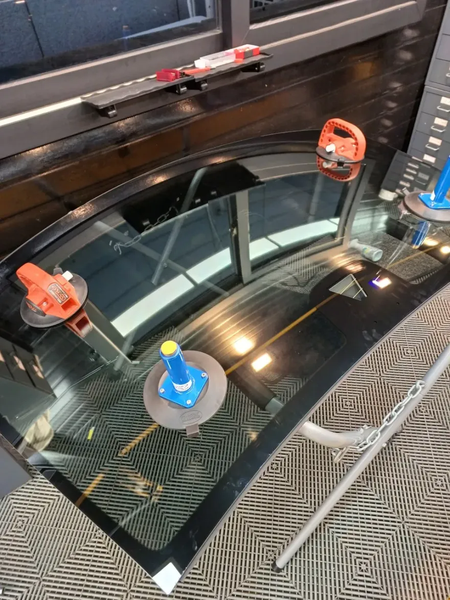 Mercedes-Benz Eクラスのカーフィルム施工事例|費用目安・仕上がり 施工写真 3-3