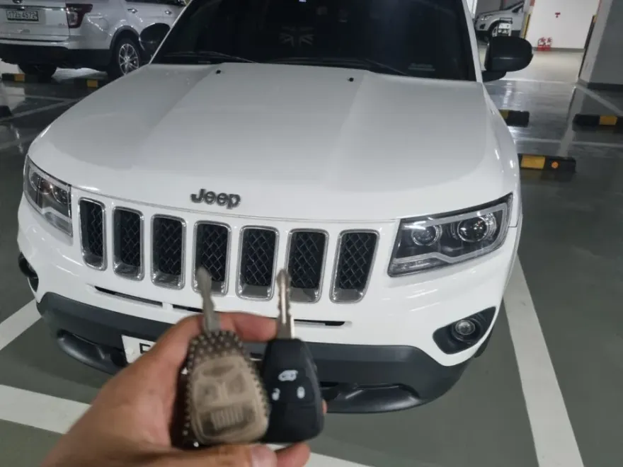 Jeep Cherokee oem options - Jeep Cherokee OEM Options Review: Factory Upgrade Cost photo 2