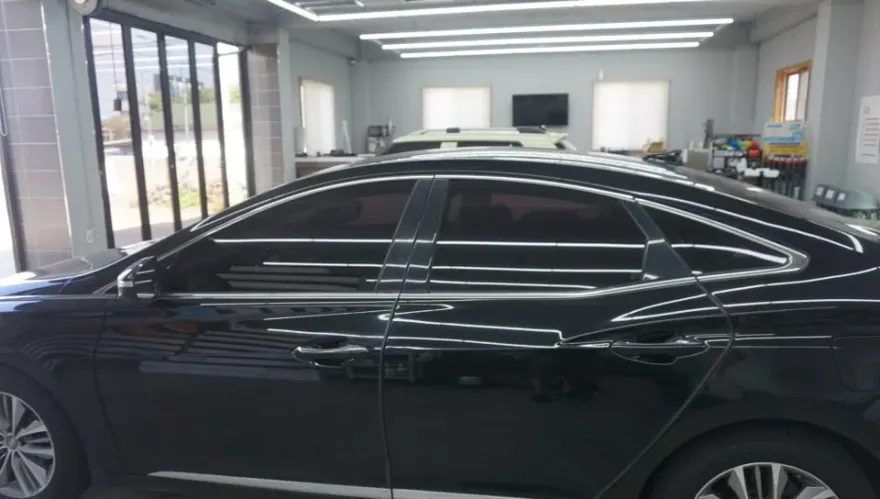 Hyundai Grandeur HGのカーフィルム施工事例|費用目安・仕上がり 施工写真 3-1