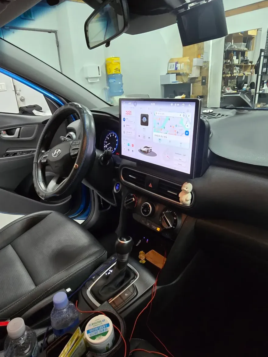 Hyundai KonaのAndroid Auto・CarPlay取付事例 施工写真 1-2