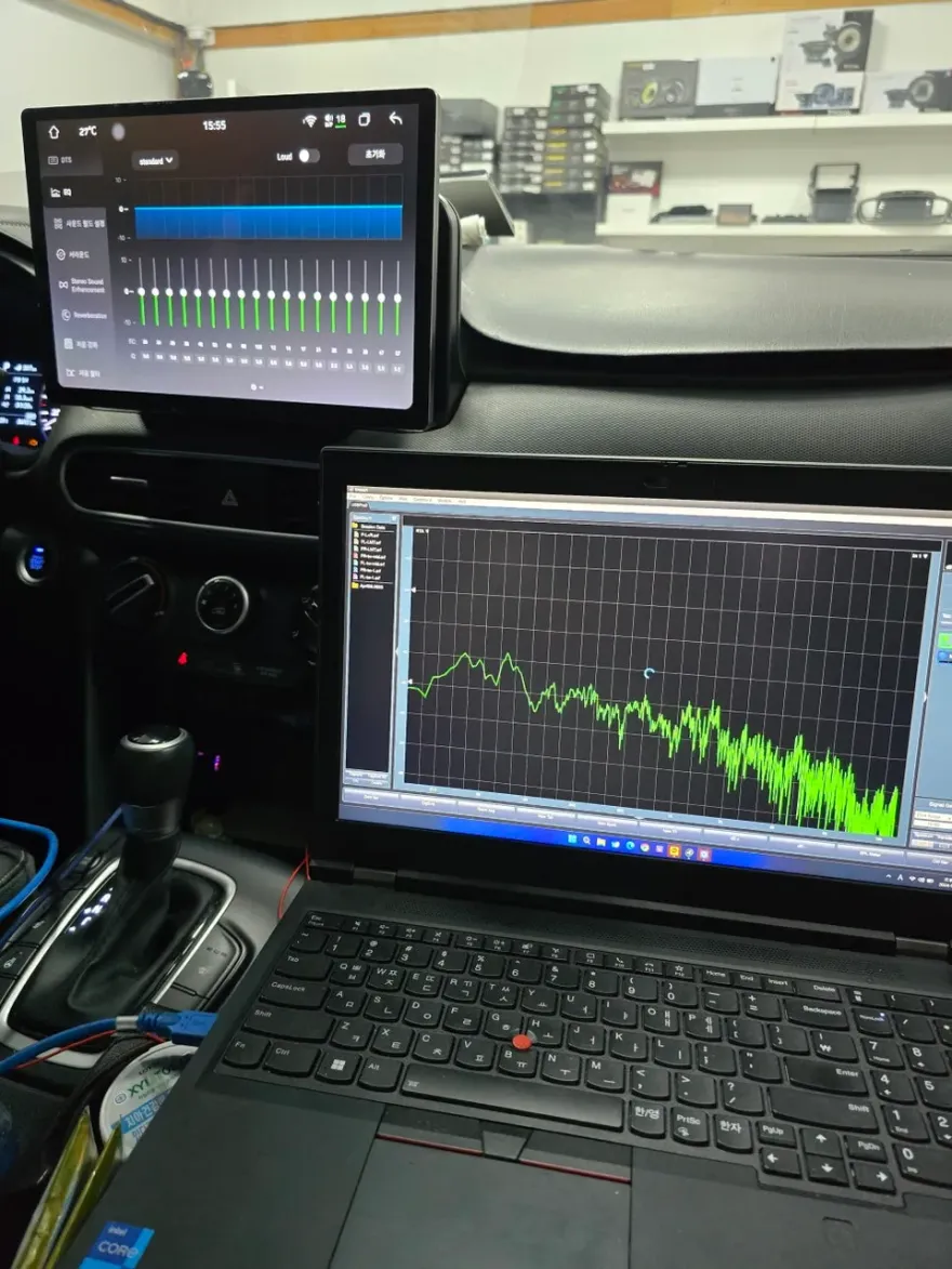 Hyundai KonaのAndroid Auto・CarPlay取付事例 施工写真 4-2