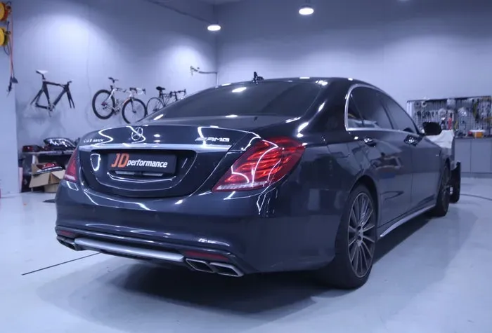 Mercedes-Benz S-Class W222 body kit - Mercedes-Benz S-Class W222 Body Kit Installation Review photo 4