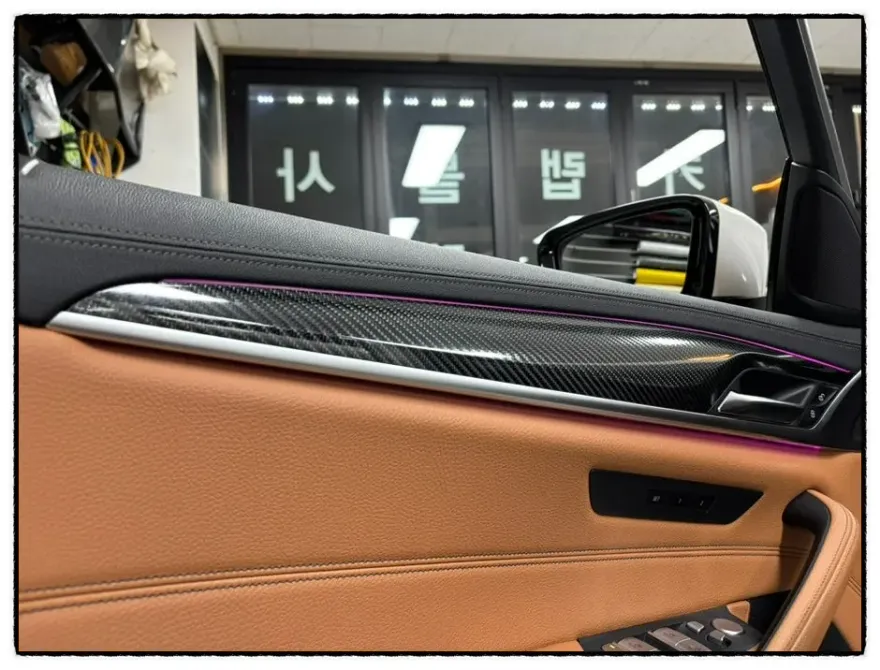BMW 5 Seriesのカーラッピング事例 施工写真 1-3