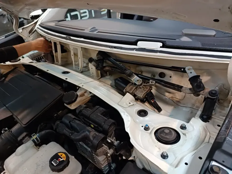 Kia Niroのカーフィルム施工事例 施工写真 1-3