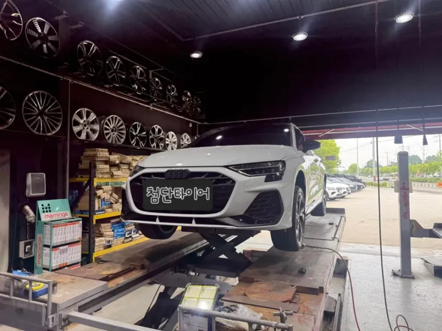 Audi A3のホイールリペア・塗装事例 施工写真 2-1