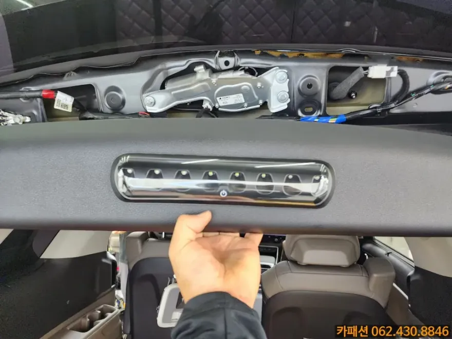 Kia Carnival KA4のドラレコ取付事例|費用目安・仕上がり 施工写真 2-3