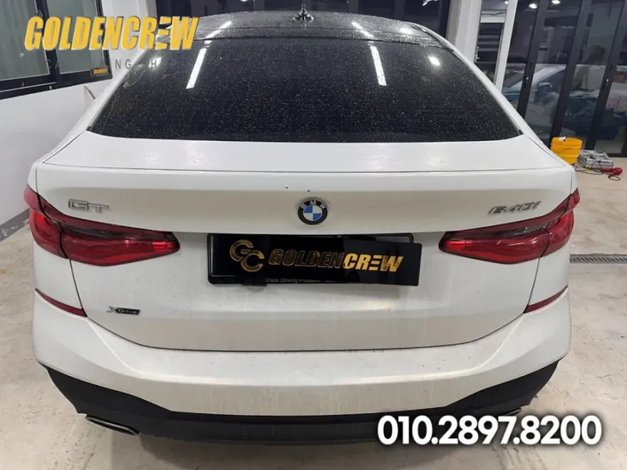 BMW 6 Series GTのカーラッピング事例|3Mサテンホワイトアルミ 施工写真 3-1