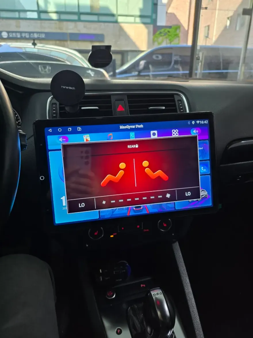 Audi A3のAndroid Auto・CarPlay取付事例 施工写真 3-2