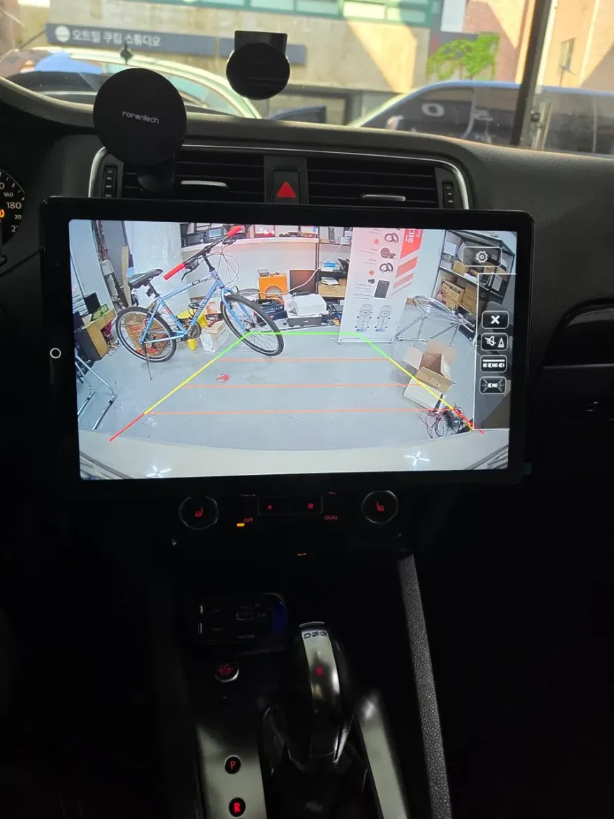 Audi A3のAndroid Auto・CarPlay取付事例 施工写真 4-2