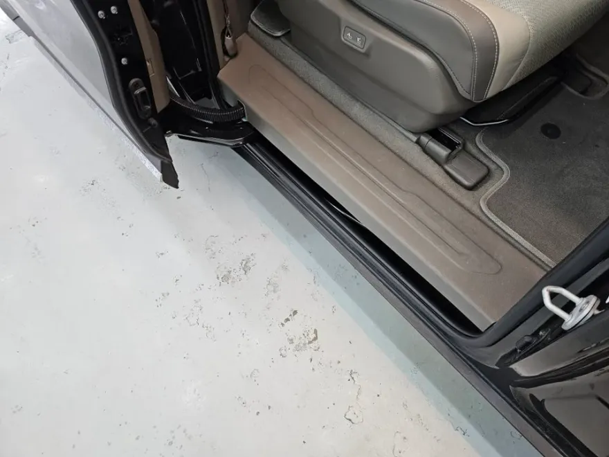 Kia Carnival KA4 body kit - Kia Carnival KA4 Body Kit Installation Cost & Review photo 5