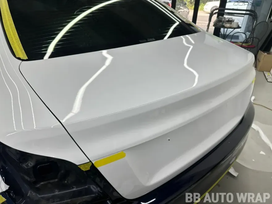Kia K900のカーラッピング事例|費用目安・仕上がり 施工写真 3-2
