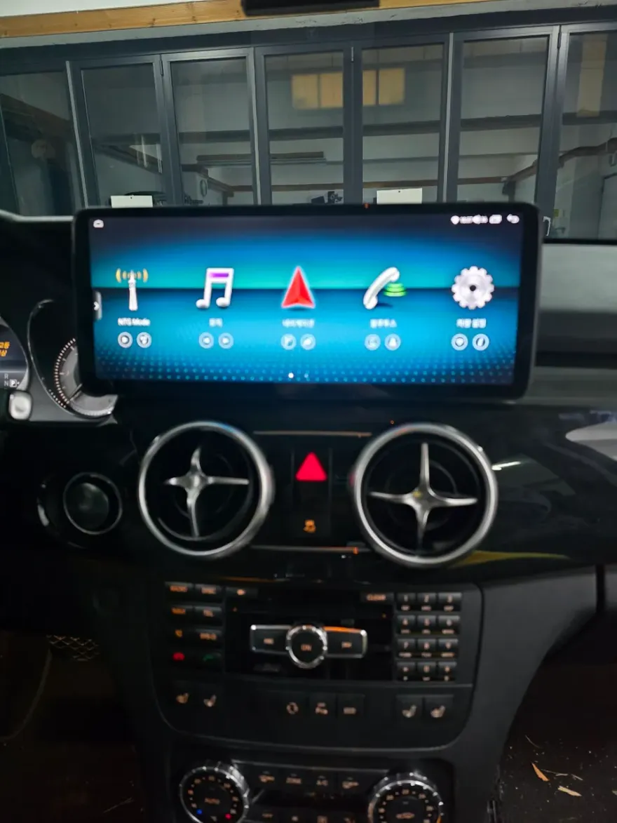 Mercedes-Benz GLK android head unit installation result