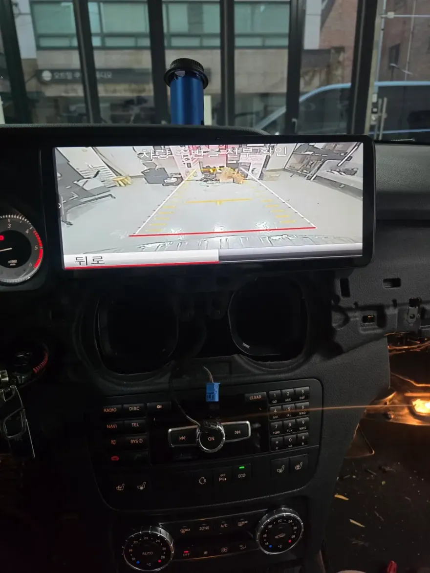 Mercedes-Benz GLKのAndroid Auto・CarPlay取付事例 施工写真 2-2