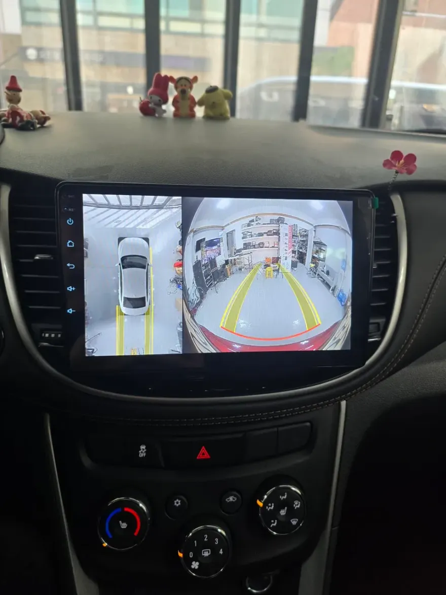 Chevrolet TraxのAndroid Auto・CarPlay取付事例 施工写真 1-3