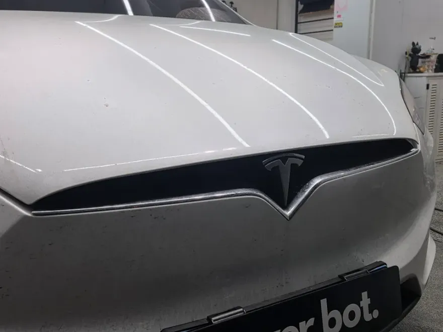 Tesla Model Xのカーラッピング事例 施工写真 1-1