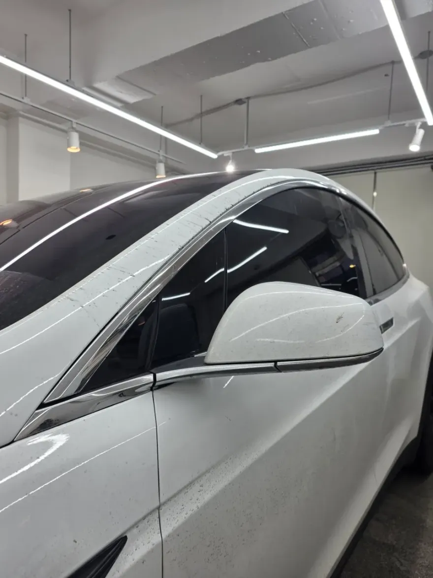 Tesla Model Xのカーラッピング事例 施工写真 1-2