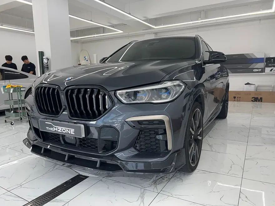 BMW X6のカーラッピング事例 施工写真 2-2