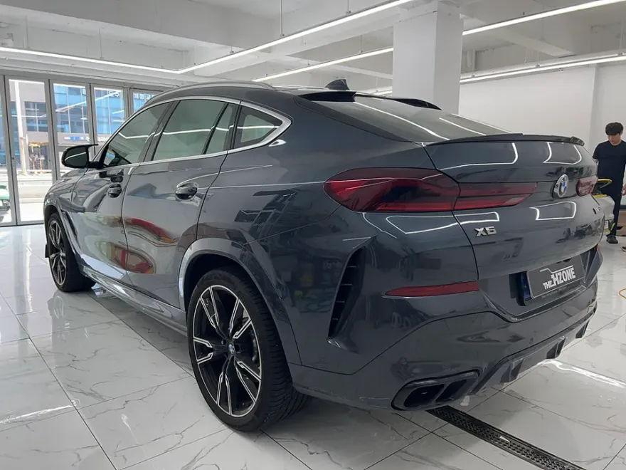 BMW X6のカーラッピング事例 施工写真 3-2