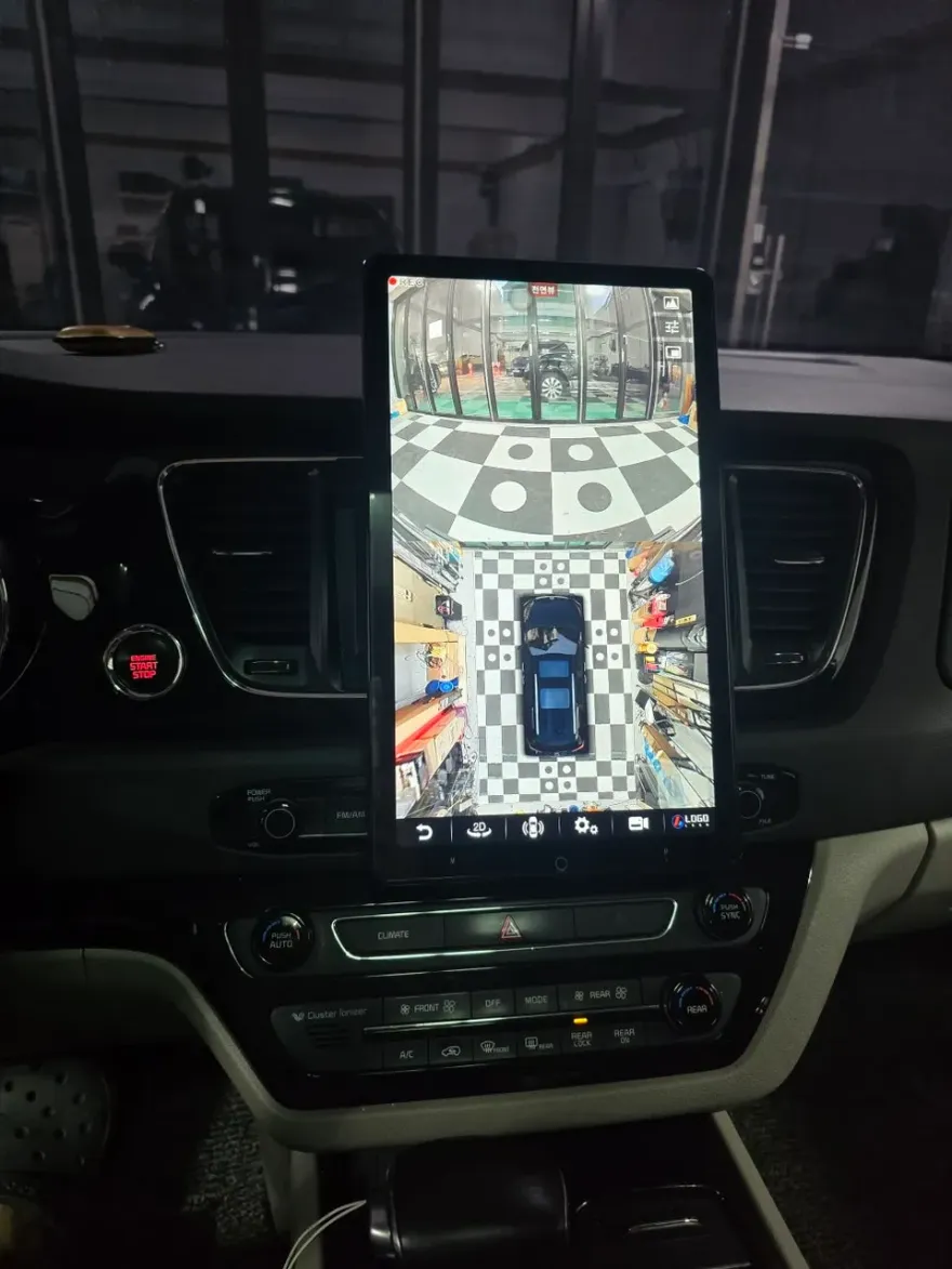 Kia CarnivalのAndroid Auto・CarPlay取付事例 施工写真 4-2
