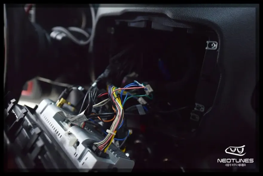 Jeep RenegadeのAndroid Auto・CarPlay取付事例 施工写真 1-1