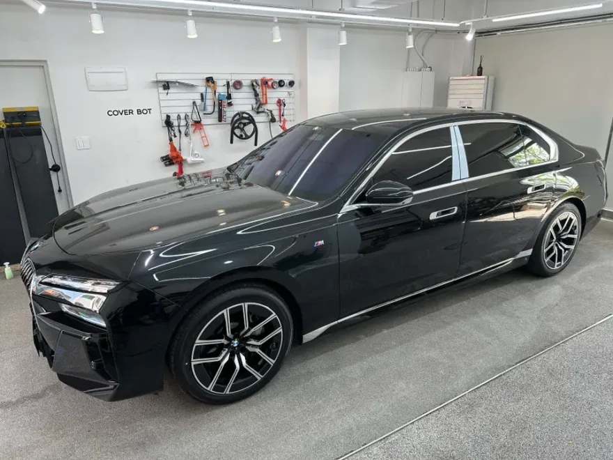BMW 7 Seriesのガラスコーティング事例|費用目安・仕上がり 施工写真 1-1