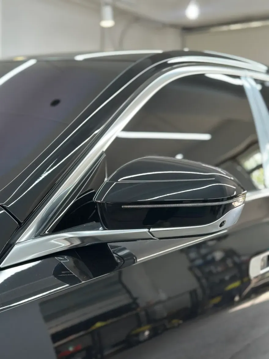 BMW 7 Seriesのガラスコーティング事例|費用目安・仕上がり 施工写真 3-1