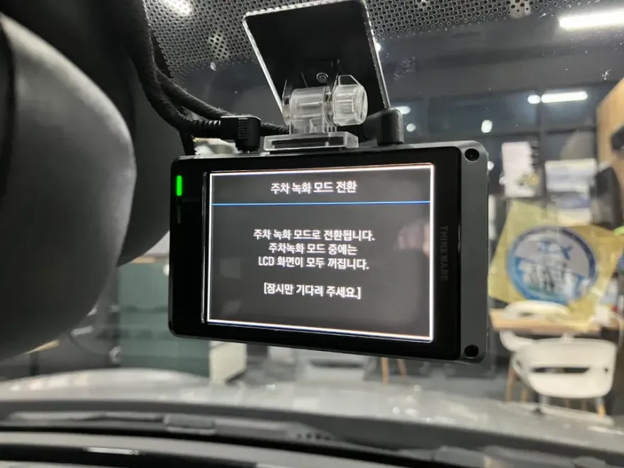 MINI Clubmanのドラレコ取付事例|費用目安・仕上がり 施工写真 2-3