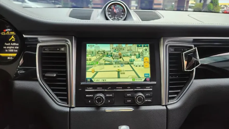 Porsche Macan car audio - Porsche Macan Car Audio Upgrade Review photo 3