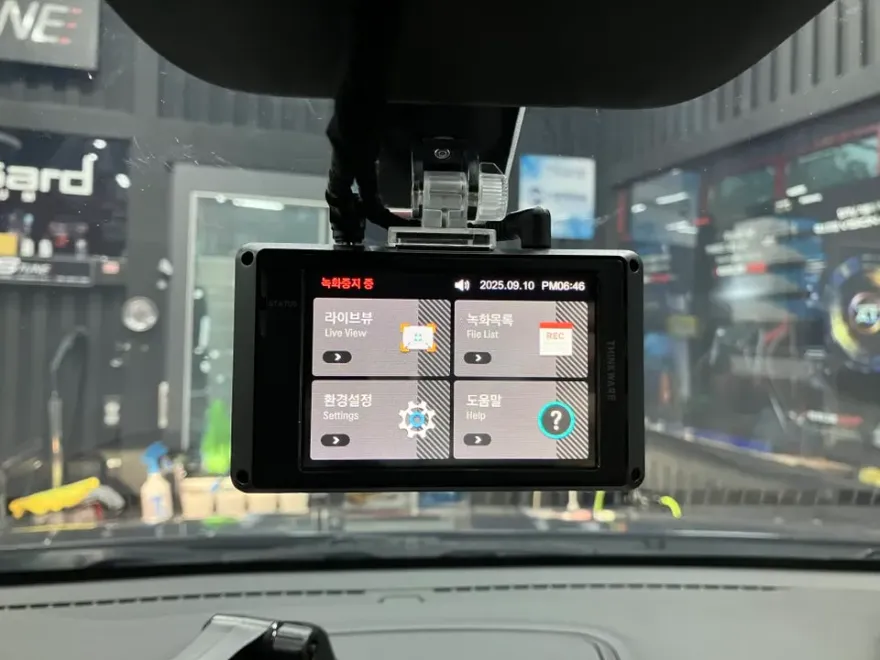 Hyundai Santa Feのドラレコ取付事例|費用目安・仕上がり 施工写真 3-2