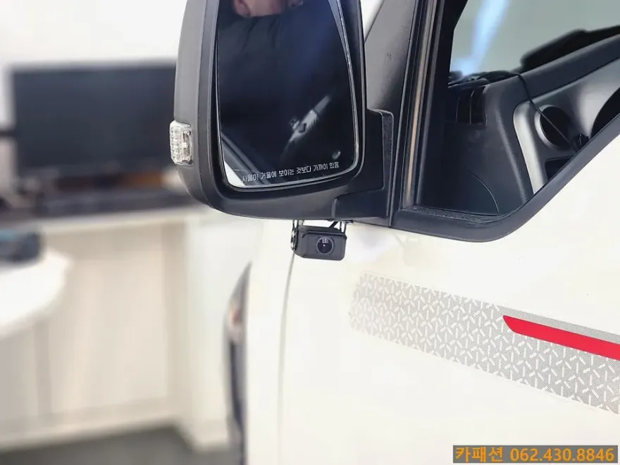 Kia Bongo 3のドライブレコーダー取付事例 施工写真 3-2