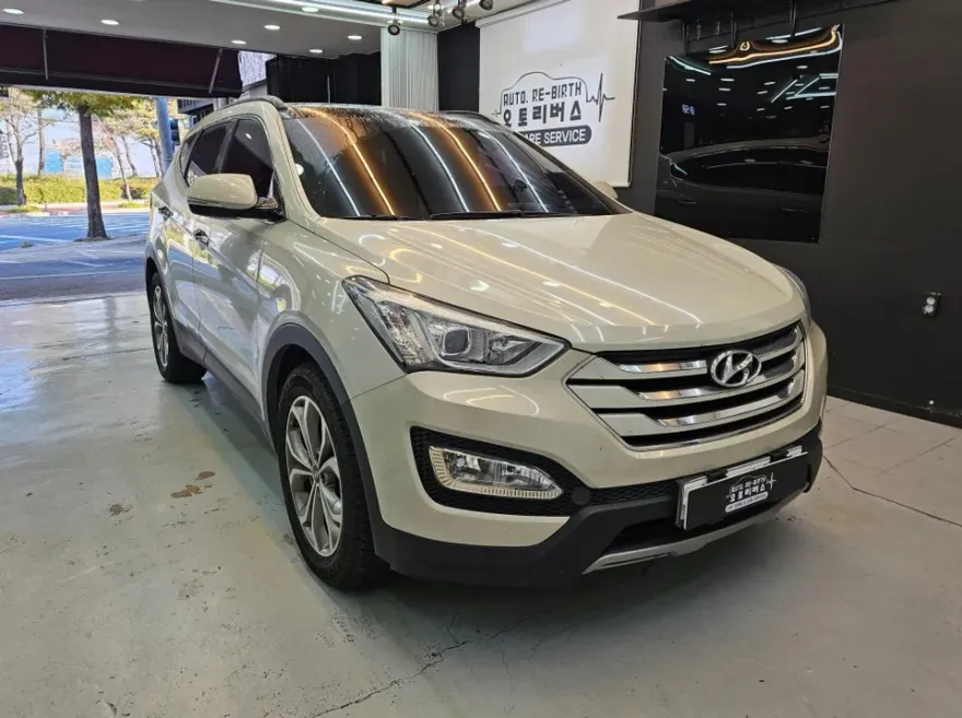 Hyundai Santa Fe DM lighting upgrade installation result