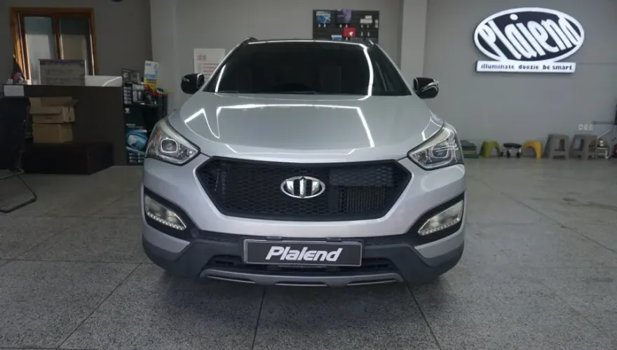 Hyundai Santa Fe DM lighting upgrade installation result