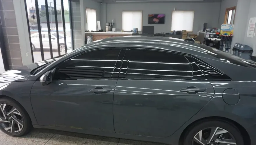 Hyundai Elantra CN7のカーラッピング事例|費用目安・仕上がり 施工写真 3-2