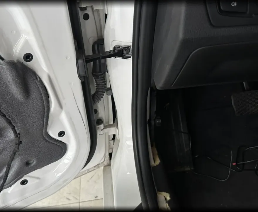 BMW 3 Series F30のAndroid Auto・CarPlay取付事例 施工写真 3-2