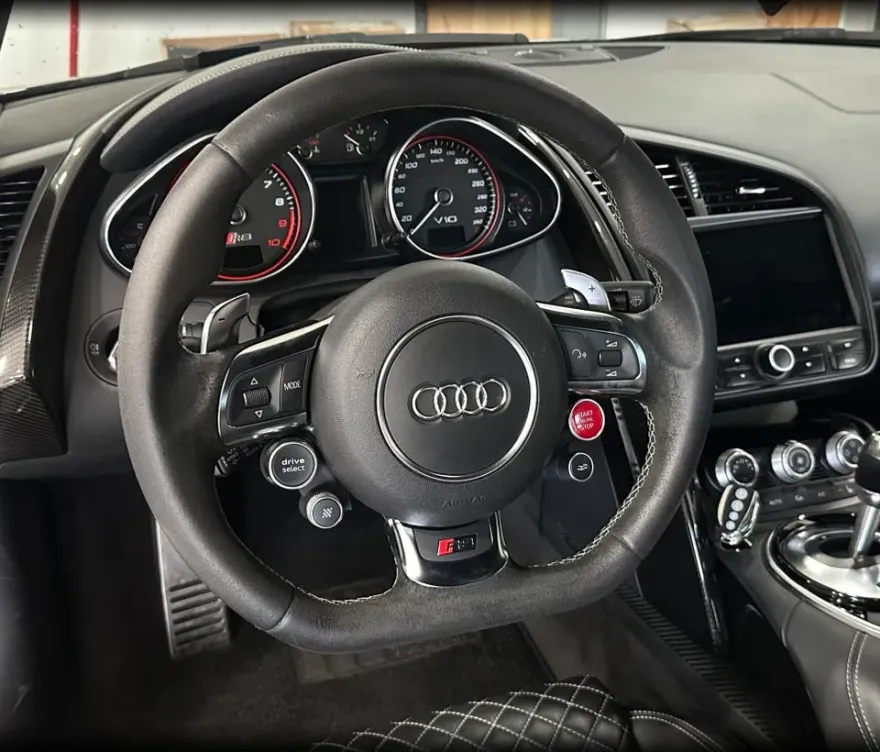 Audi R8 steering wheel - Audi R8 Steering Wheel Customization Review photo 3
