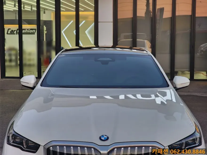 BMW 5 Series G30 カーフィルム施工事例|費用目安と仕上がり 施工写真 1-3