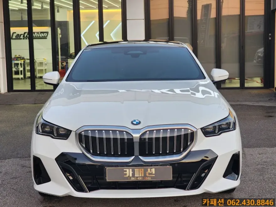 BMW 5 Series G30 カーフィルム施工事例|費用目安と仕上がり 施工写真 2-3