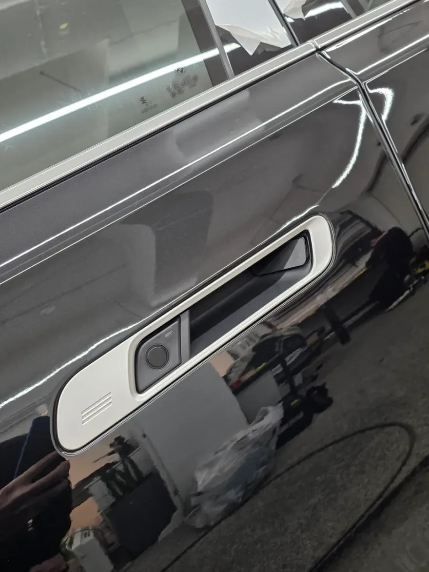 BMW 7 Series vinyl wrap - BMW 7 Series Vinyl Wrap Review — Cost & Results photo 4