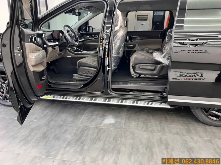 Kia Carnival KA4のカーフィルム施工事例|費用目安・仕上がり 施工写真 2-3