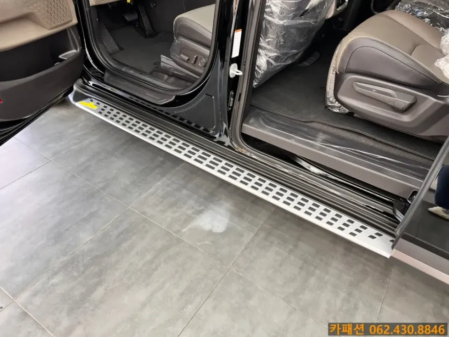 Kia Carnival KA4のカーフィルム施工事例|費用目安・仕上がり 施工写真 3-3