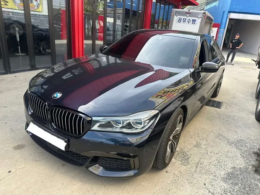 BMW 7 Series ambient lighting installation result