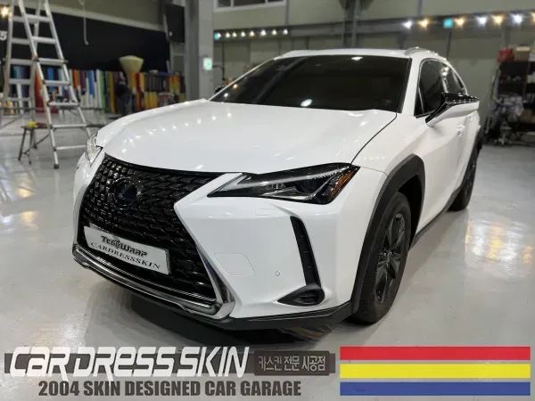 Lexus UX 250hのカーラッピング事例|費用目安・仕上がり 施工写真 2-2