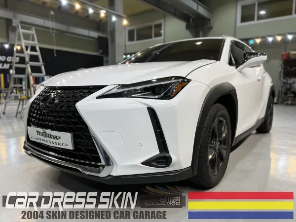 Lexus UX 250hのカーラッピング事例|費用目安・仕上がり 施工写真 3-3