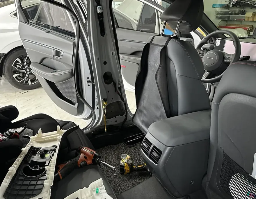 Hyundai Sonata DN8 interior customization - Hyundai Sonata DN8 Interior Customization Review: Red Seatbelts photo 5