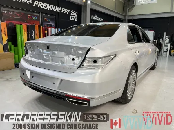 Genesis G90 カーラッピング事例|ホワイトカメレオン 施工写真 1-3